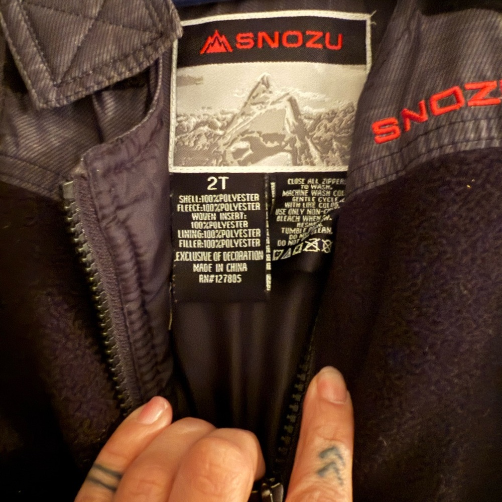 SNOZU snowsuit 2T - Picture 3 of 4